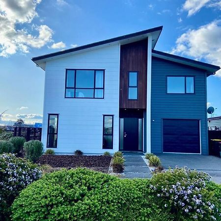 Morden Spacious New House Хамилтън Екстериор снимка